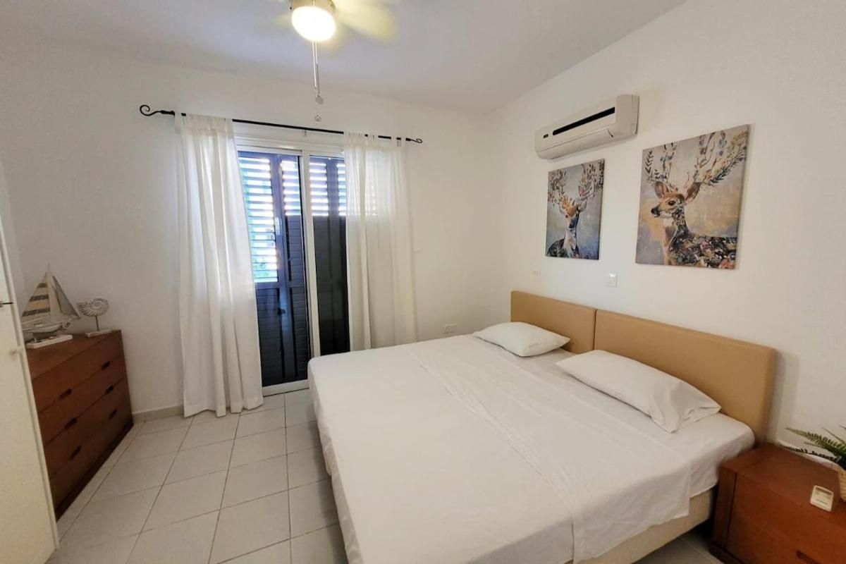 Large 2-bedroom Townhouse With Patio, 200mbps Wifi Apartment Paphos
